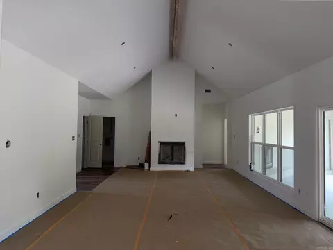Living - 26 Sisney Dr, Ash Flat, AR 72513 photo 1 of 2