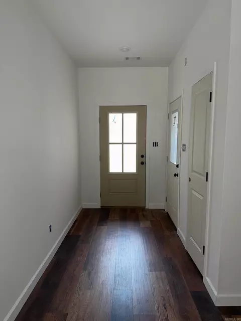 Entry Way - 26 Sisney Dr, Ash Flat, AR 72513 photo 1 of 2