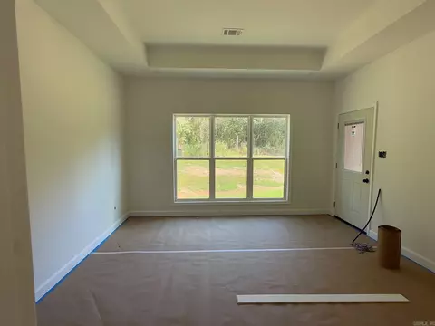 Living - 26 Sisney Dr, Ash Flat, AR 72513 photo 2 of 2