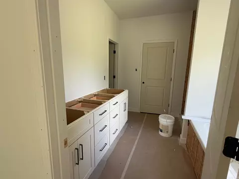 Bath - 26 Sisney Dr, Ash Flat, AR 72513 photo 1 of 3