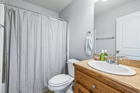 Bath - 1202 Meadows Dr, Benton, AR 72019 photo 2 of 2