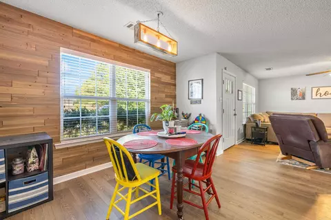 Dining - 1202 Meadows Dr, Benton, AR 72019 photo 2 of 3