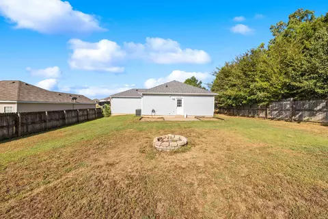 Exterior - 1202 Meadows Dr, Benton, AR 72019 photo 3 of 9