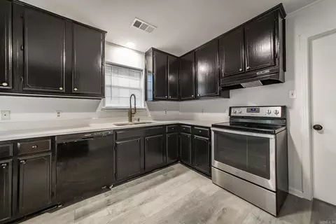Kitchen - 106 N Orion St, Beebe, AR 72012 photo 2 of 4