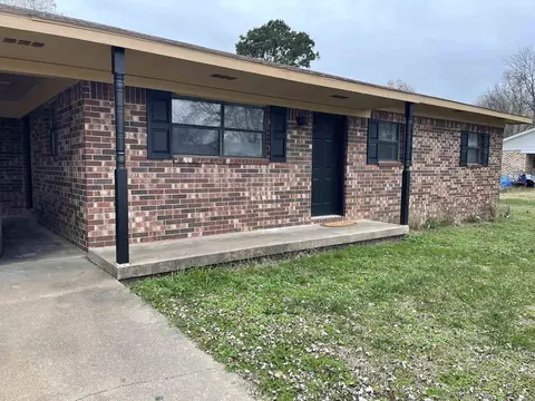 617 N 35th, Ozark, AR 72949