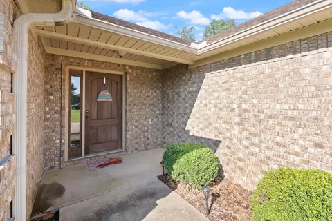 Entry Way - 42 Eaglebrook Dr, Conway, AR 72032 photo 1 of 5
