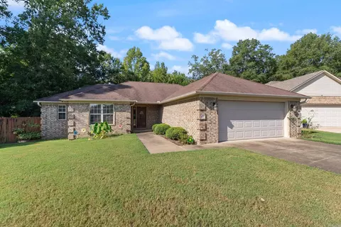 Exterior - 42 Eaglebrook Dr, Conway, AR 72032 photo 2 of 9