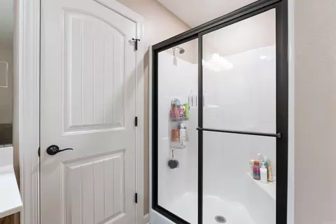 Bath - 42 Eaglebrook Dr, Conway, AR 72032 photo 1 of 5