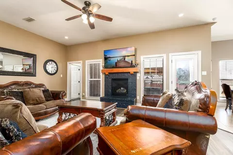 Living - 1105 Georgetown, Conway, AR 72034 photo 1 of 3