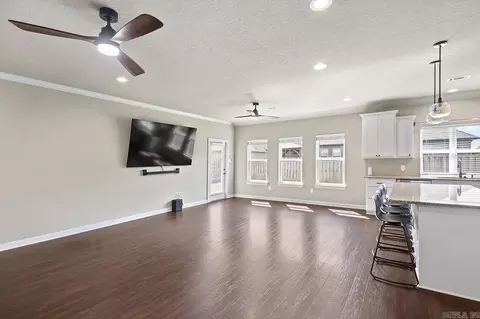 Living - 1925 Massee Gdns, Conway, AR 72034 photo 3 of 3