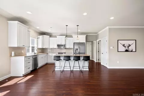 Kitchen - 1925 Massee Gdns, Conway, AR 72034 photo 1 of 4