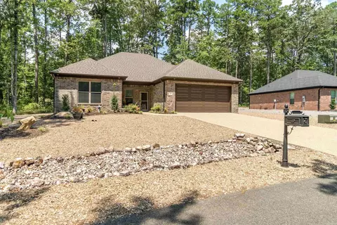 30 Sacedon Ln, Hot Springs Village, AR 71909