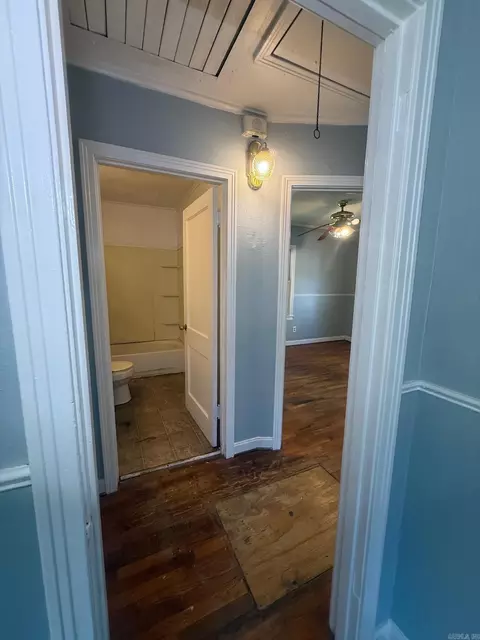 Entry Way - 310 W 24th Ave, Pine Bluff, AR 71601 photo 2 of 3
