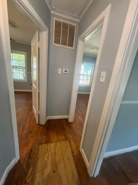 Entry Way - 310 W 24th Ave, Pine Bluff, AR 71601 photo 3 of 3