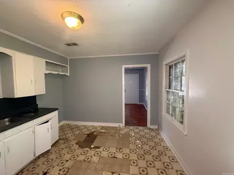 Entry Way - 310 W 24th Ave, Pine Bluff, AR 71601 photo 1 of 3