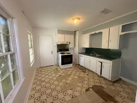 Kitchen - 310 W 24th Ave, Pine Bluff, AR 71601 photo 1 of 4