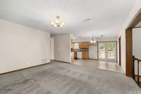 Living - 191 Cedar Crest Dr, Clinton, AR 72031 photo 4 of 5