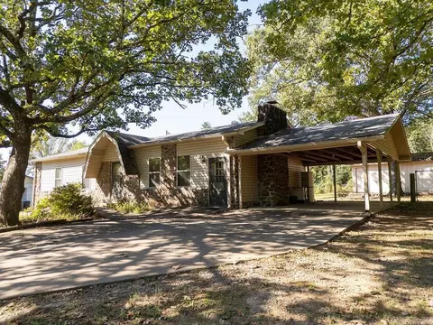 Exterior - 191 Cedar Crest Dr, Clinton, AR 72031 photo 2 of 11