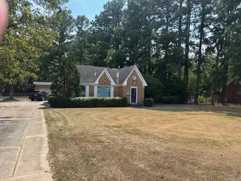 305 Fairview Rd, Camden, AR 71701