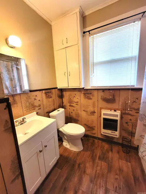 Bath - 2803 W 27, Pine Bluff, AR 71603 photo 1 of 2