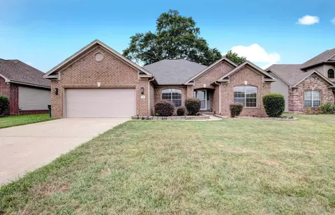 28 Rosewall Ln, Little Rock, AR 72210