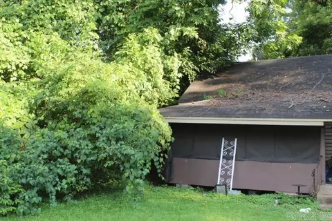 2204 E Pullen St, Pine Bluff, AR 71601 photo 8