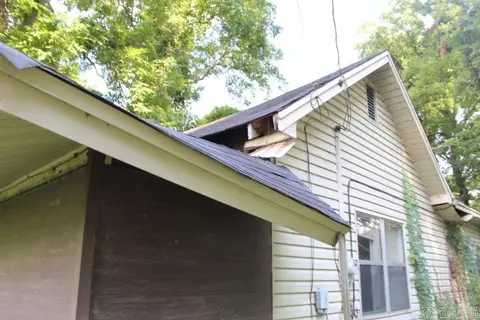 2204 E Pullen St, Pine Bluff, AR 71601 photo 2