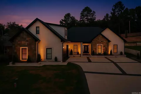 202 Quail Ridge Dr, Hot Springs, AR 71901