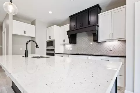 Kitchen - 5013 Clover Brook Dr, Bryant, AR 72022 photo 7 of 8