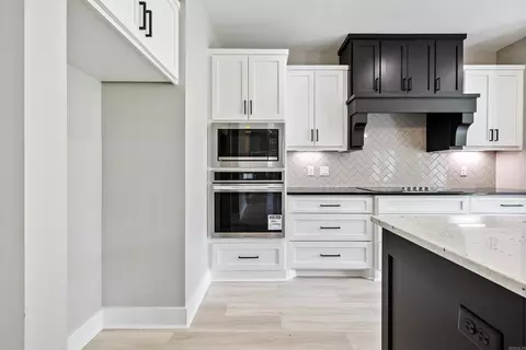 Kitchen - 5013 Clover Brook Dr, Bryant, AR 72022 photo 4 of 8