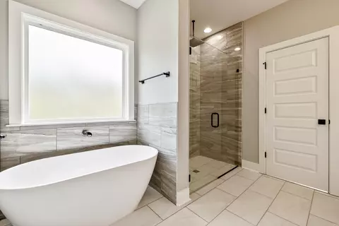 Bath - 5013 Clover Brook Dr, Bryant, AR 72022 photo 2 of 4