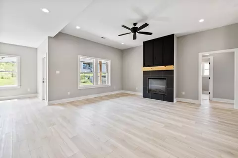 Living - 5013 Clover Brook Dr, Bryant, AR 72022 photo 1 of 5