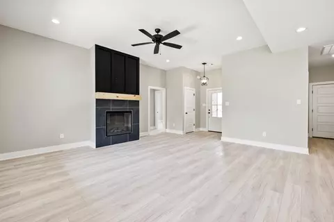Living - 5013 Clover Brook Dr, Bryant, AR 72022 photo 3 of 5