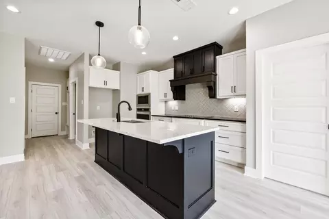 Kitchen - 5013 Clover Brook Dr, Bryant, AR 72022 photo 2 of 8