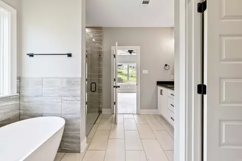 Entry Way - 5013 Clover Brook Dr, Bryant, AR 72022 photo 3 of 4