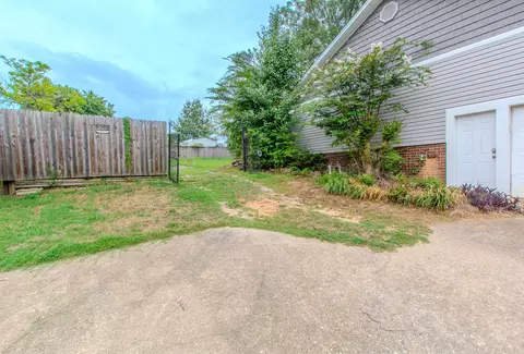 Exterior - 16 Hickory Ridge Dr, Benton, AR 72015 photo 9 of 13