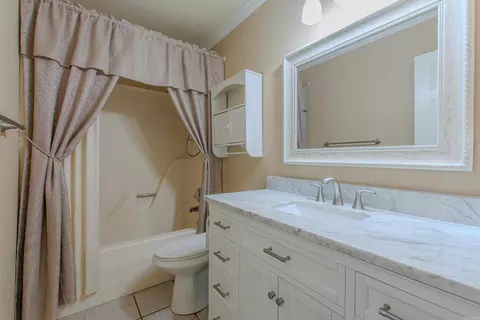 Bath - 16 Hickory Ridge Dr, Benton, AR 72015 photo 3 of 3