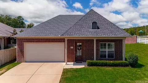 429 Valley Ranch Cir, Little Rock, AR 72223