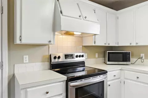 Kitchen - 5702 Bayou Meto Loop Loop, Cabot, AR 72023 photo 3 of 4