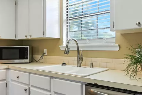 Kitchen - 5702 Bayou Meto Loop Loop, Cabot, AR 72023 photo 4 of 4