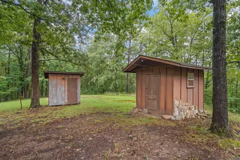 Exterior - 395 Riveroaks Rd, Malvern, AR 72104 photo 7 of 8