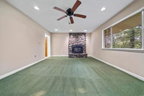 Living - 395 Riveroaks Rd, Malvern, AR 72104 photo 2 of 5
