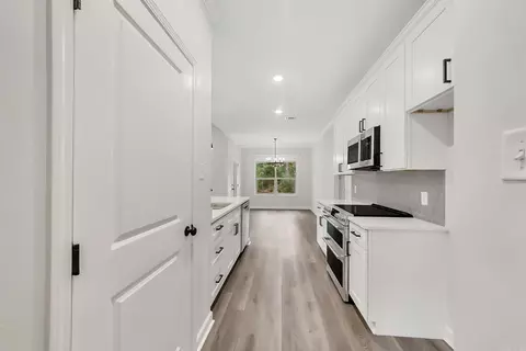 Entry Way - 21 Wolfsbridge Loop, Cabot, AR 72023 photo 5 of 8
