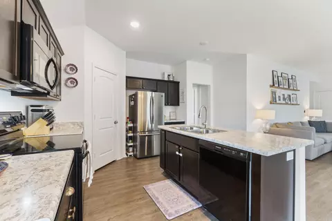 Kitchen - 41 Oak Leaf Dr, Conway, AR 72032 photo 3 of 5
