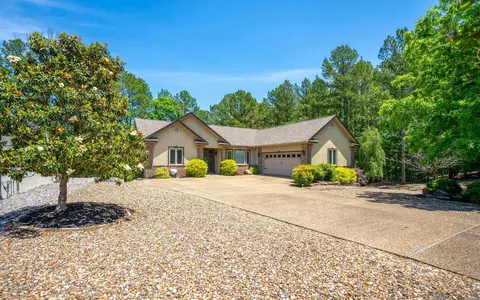 2 Gijon Ln, Hot Springs Village, AR 71909