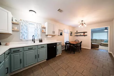 1828 Lee Ave, Conway, AR 72034 photo 12