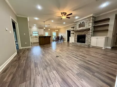 Living - 22 Beulah Dr, Greenbrier, AR 72058 photo 1 of 2