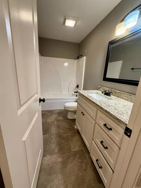 Bath - 22 Beulah Dr, Greenbrier, AR 72058 photo 1 of 3