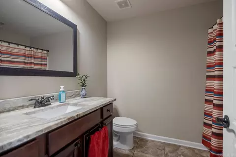 Bath - 6101 Remington Dr, Bryant, AR 72022 photo 3 of 3