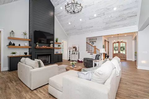 Living - 274 Calhoun 23, Hampton, AR 71744 photo 2 of 3